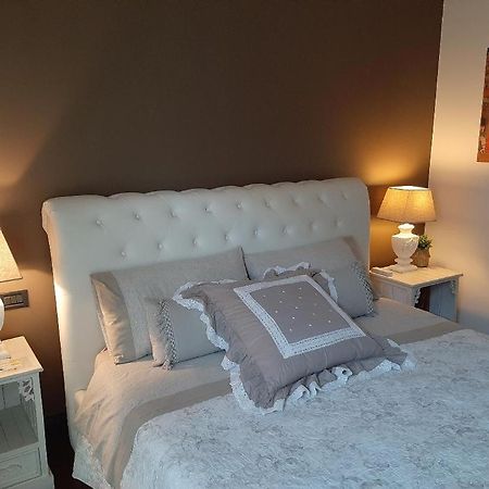 B&B Le Lanterne Casal Palocco Εξωτερικό φωτογραφία