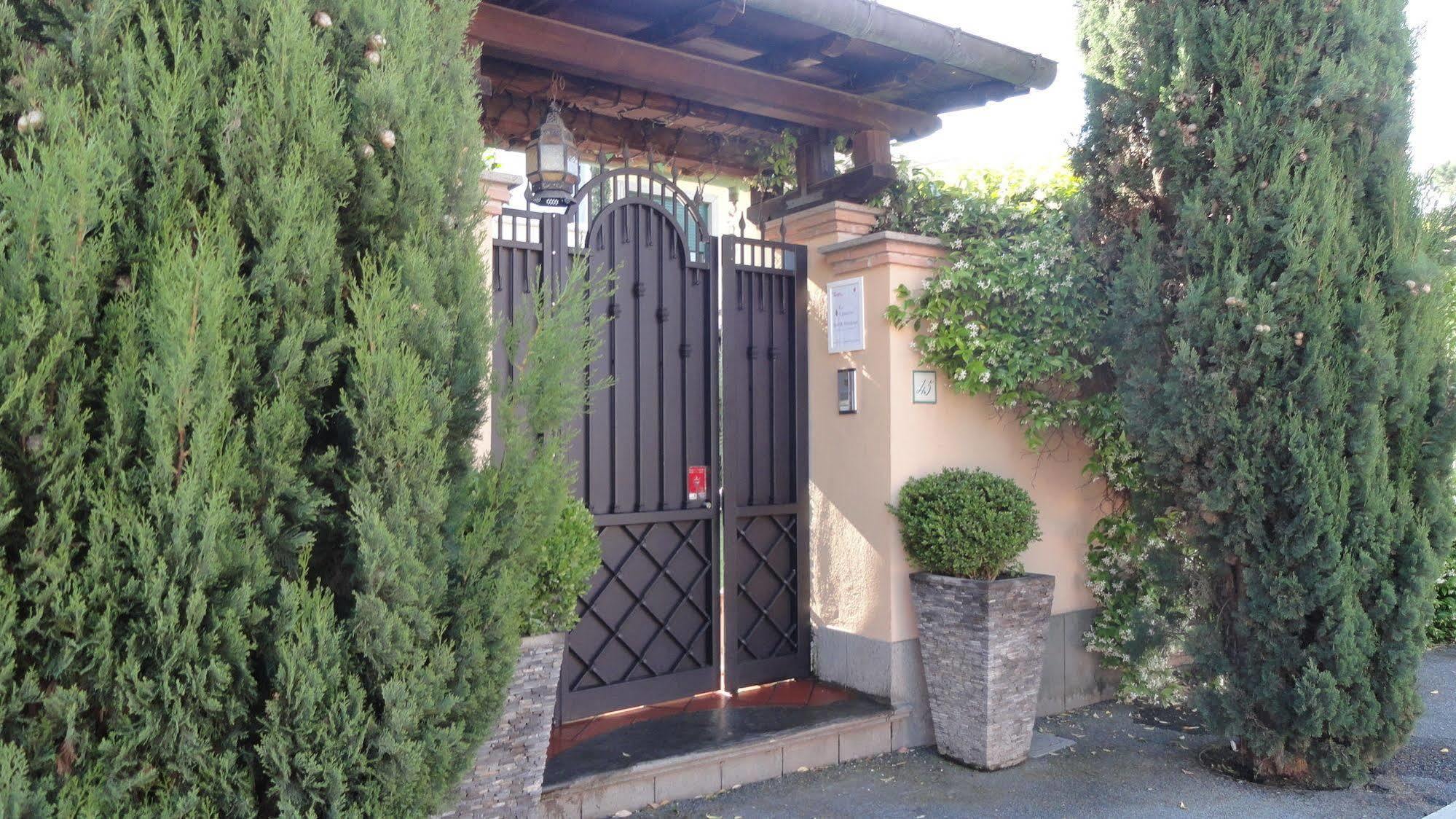 B&B Le Lanterne Casal Palocco Εξωτερικό φωτογραφία